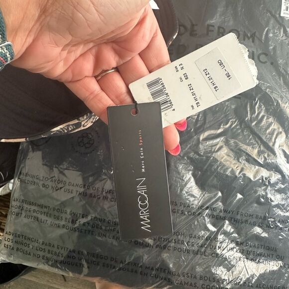 Marc Cain Fisherman’s Brown Bucket Hat with Tattoo Flowers NWT - Picture 2 of 3